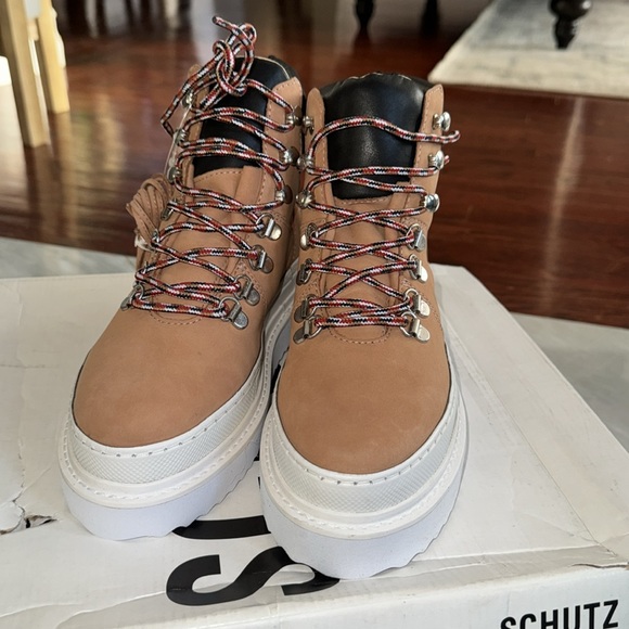 NIB SCHUTZ Marlua Waterproof platform lace up boots - Picture 4 of 9